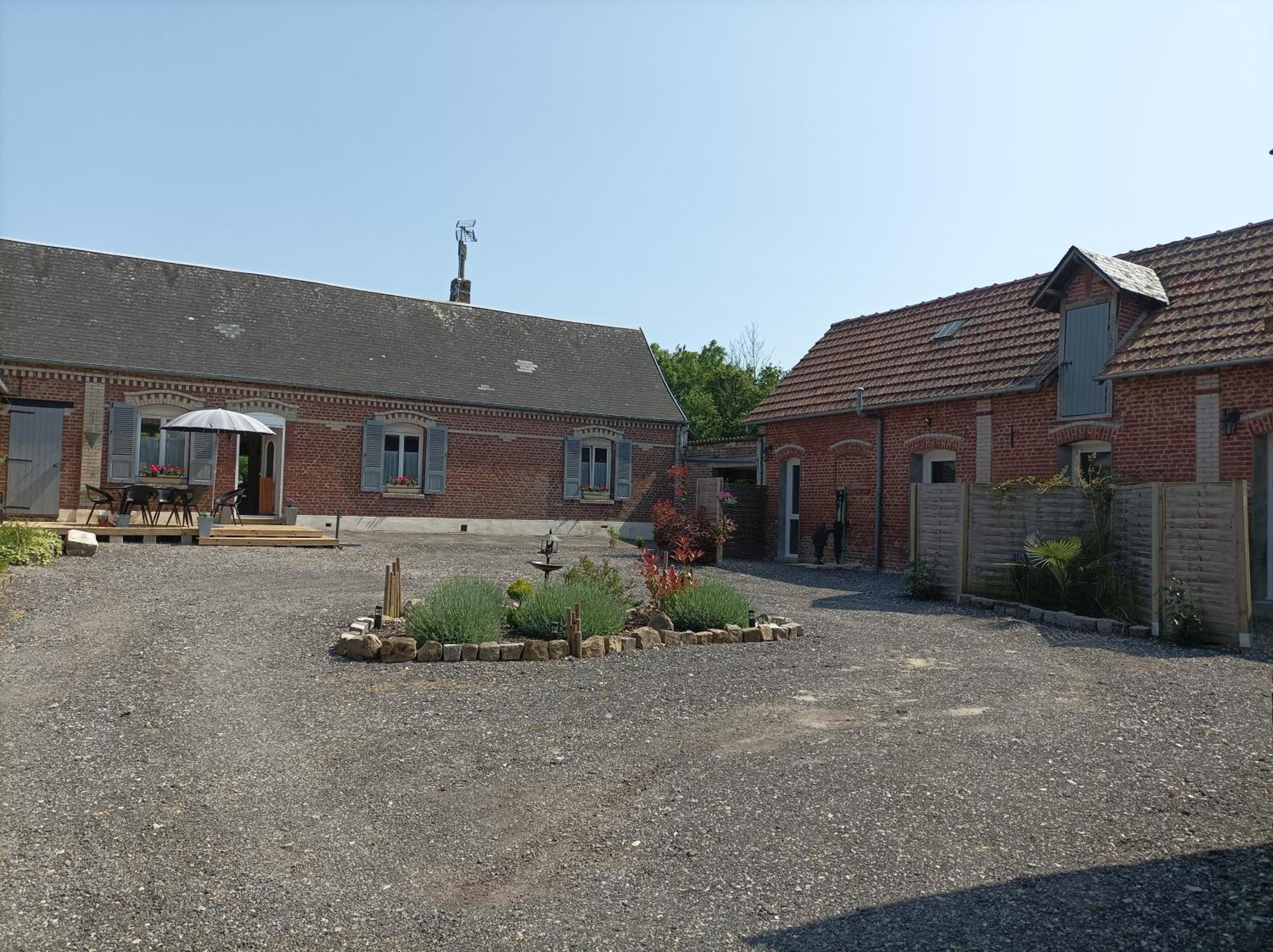 Les Muches Bed & Breakfast Bouzincourt Eksteriør bilde